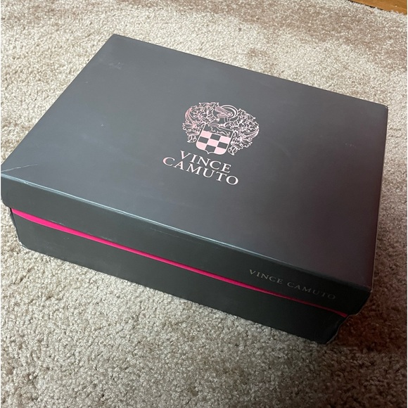 VINCE CAMUTO PERFORATED SUEDE ANKLE BOOTIE PALMINA WILD MUSHROOM. SIZE 11W. - Picture 7 of 8